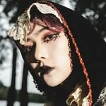 Isyana Sarasvati 로고